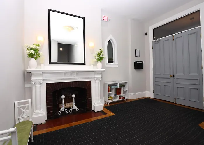 Furnished Newbury Street Studio, #6