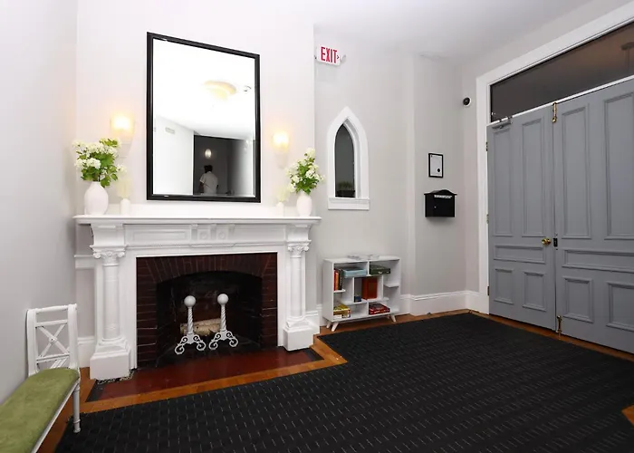 Furnished Newbury Street Studio, #6