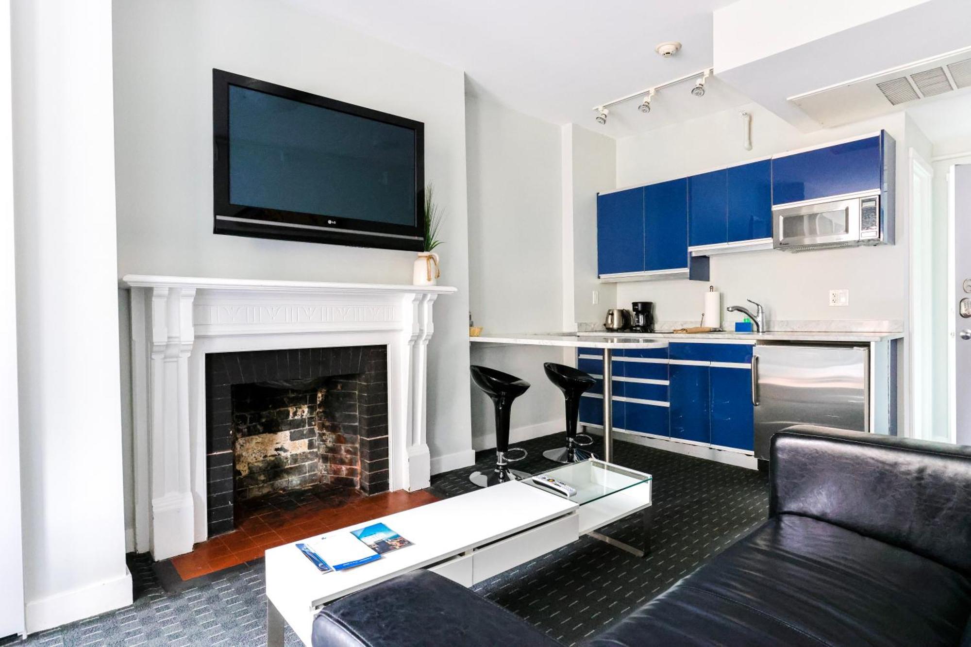 Furnished Newbury Street Studio, #6 Appartement *