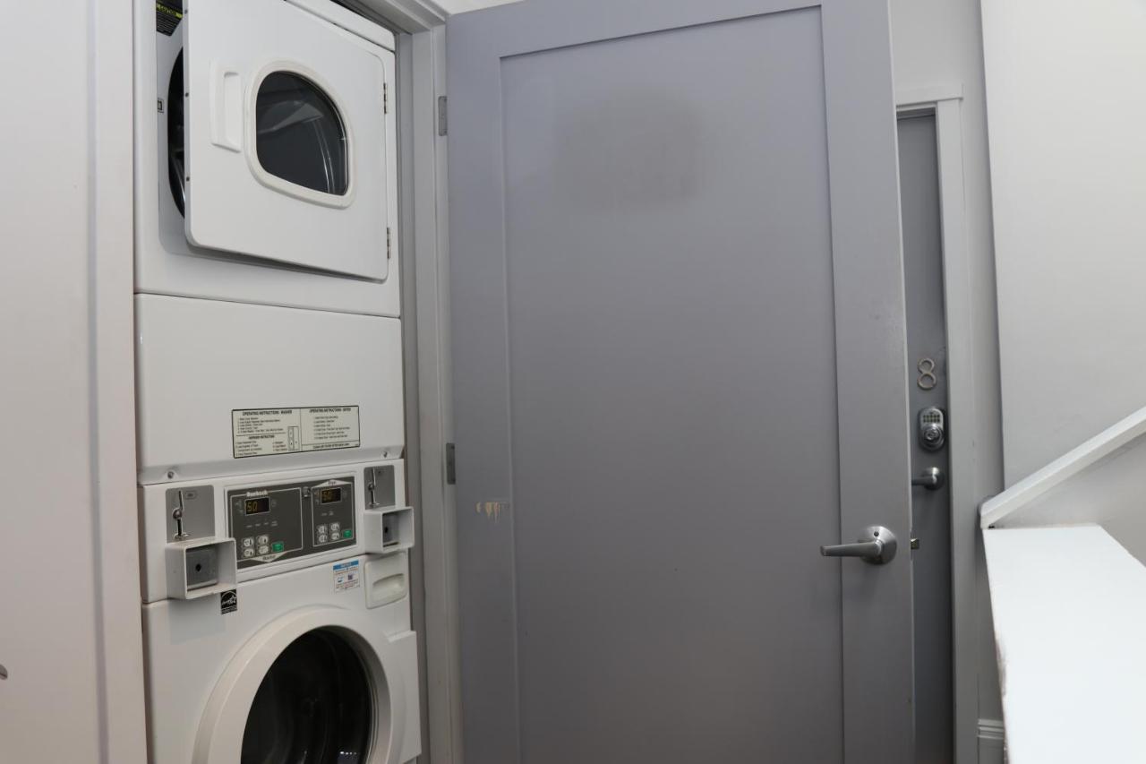 Furnished Newbury Street Studio, #6 Appartement *